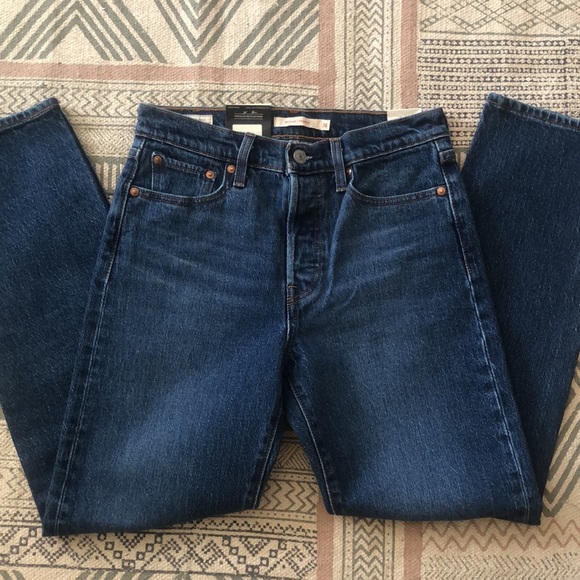 NEW Levi Wedgie Straight Jean. High Rise. Size 26. New With Tags. - Picture 6 of 10